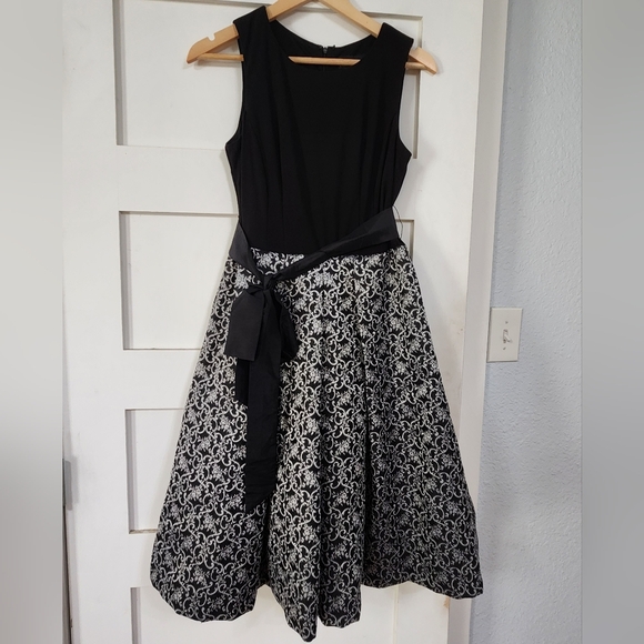 Cynthia Rowley Dresses & Skirts - Cynthia Rowley Black and Silver Patterned Midi Dress